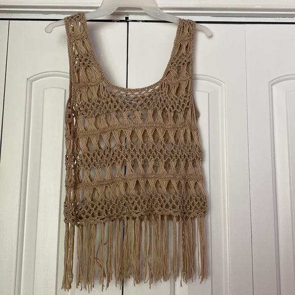 ⭐️Boho fringed open weave top - Picture 1 of 1